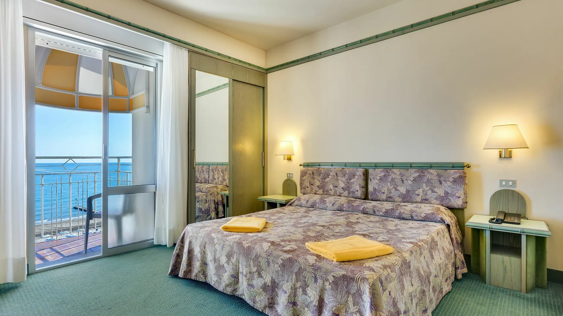 Hotel Montecarlo Lido di Jesolo 4*,