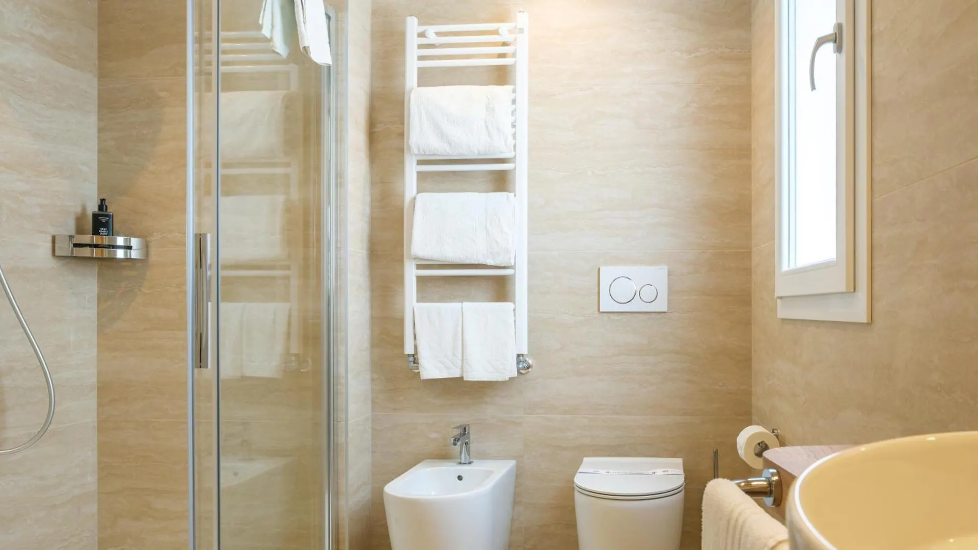 Hotel Montecarlo ليدو دي يسولو إيطاليا
