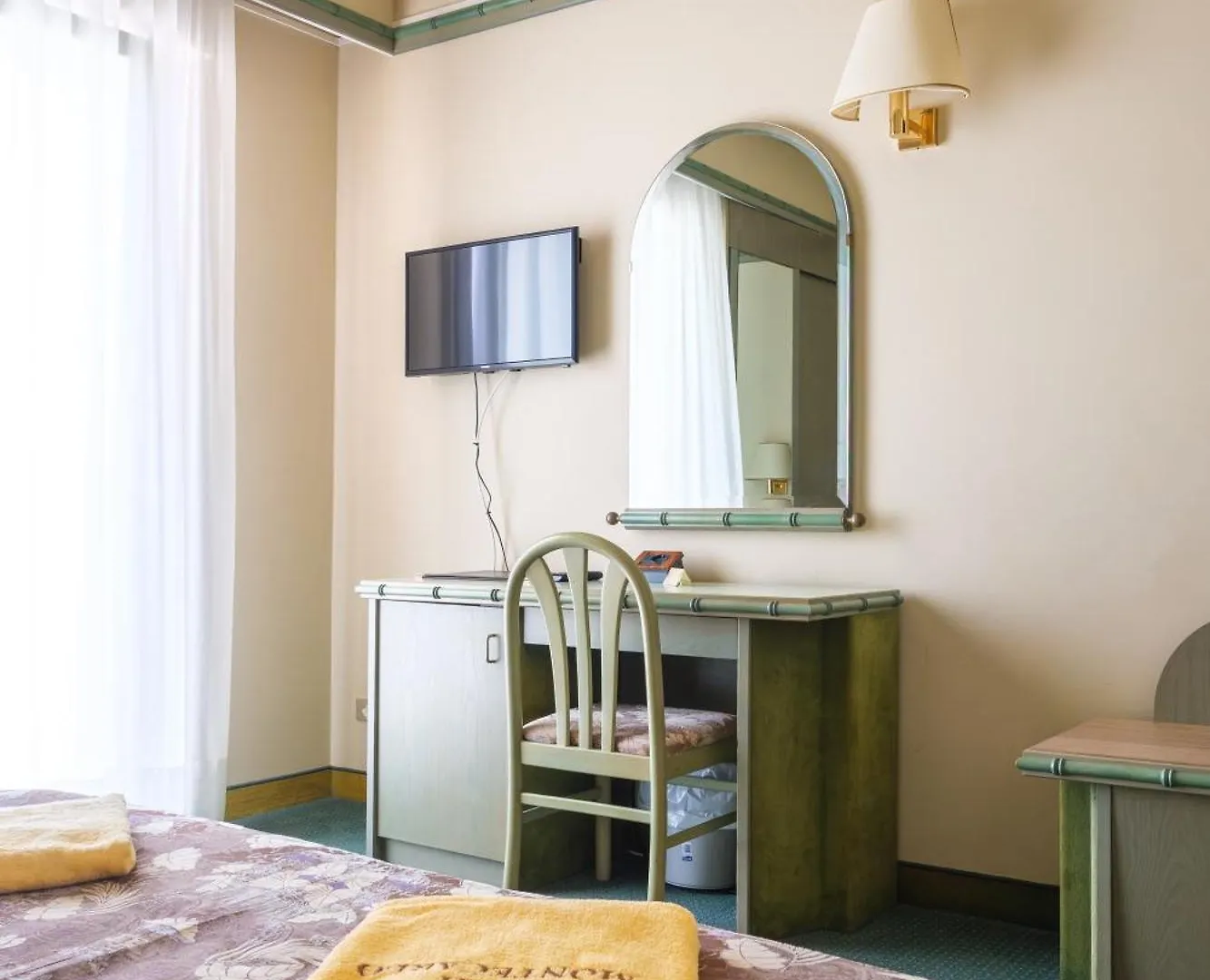 Hotel Montecarlo ليدو دي يسولو 4*,