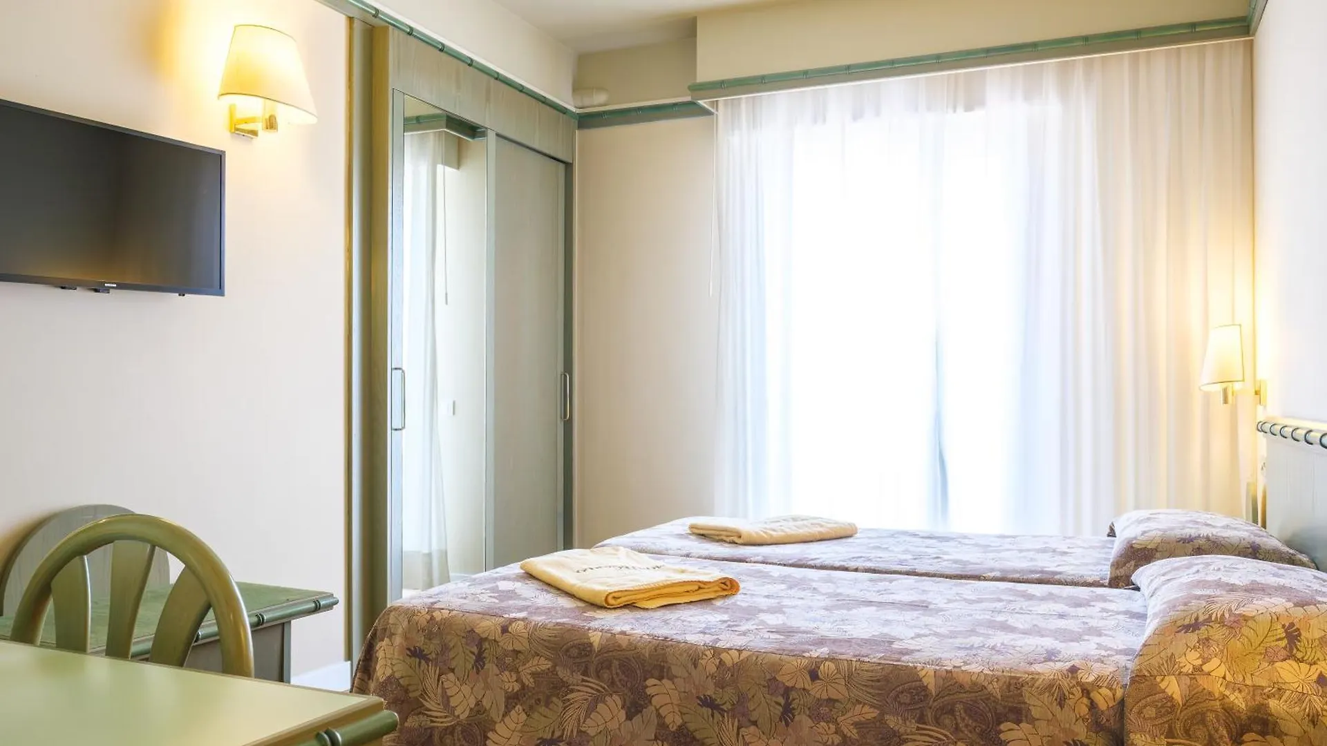 Hotel Montecarlo ليدو دي يسولو